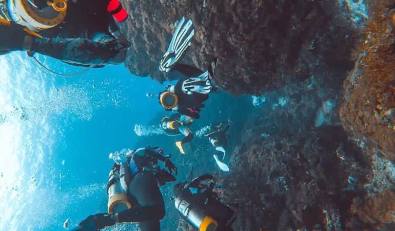 Why Small Group Dive Tours Create the Best Underwater Experiences